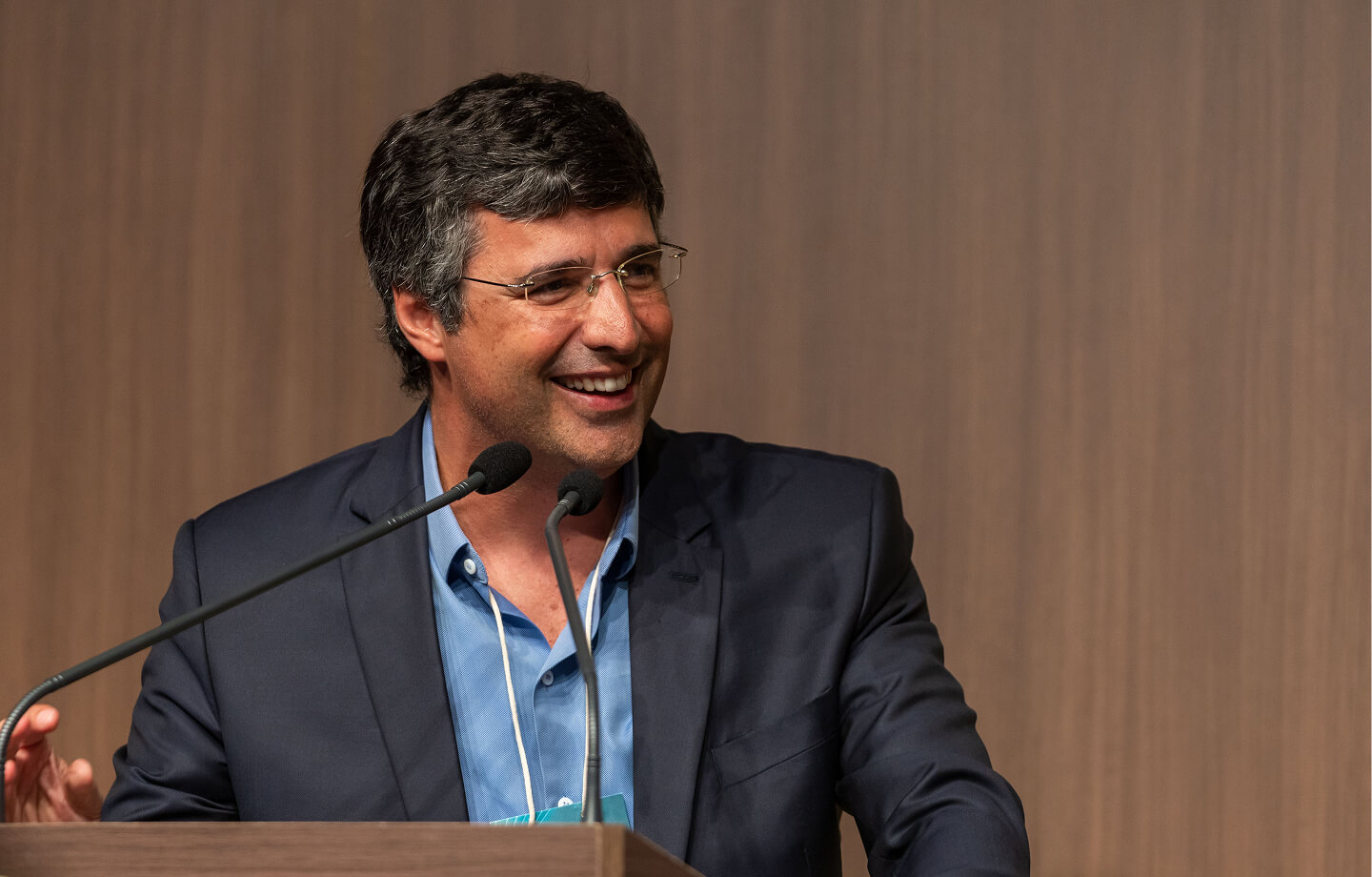 André Esteves sorrindo